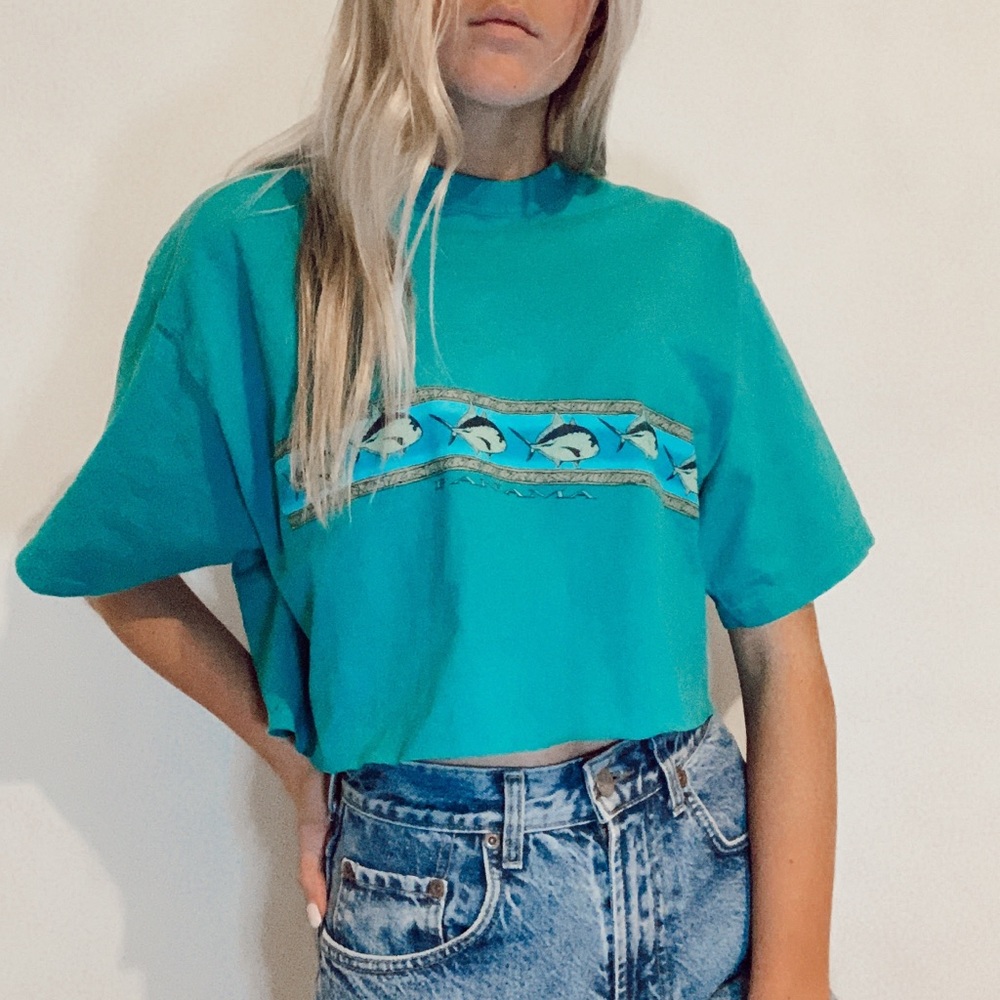 SOLD !  🦋Vintage teal tropical panama tee